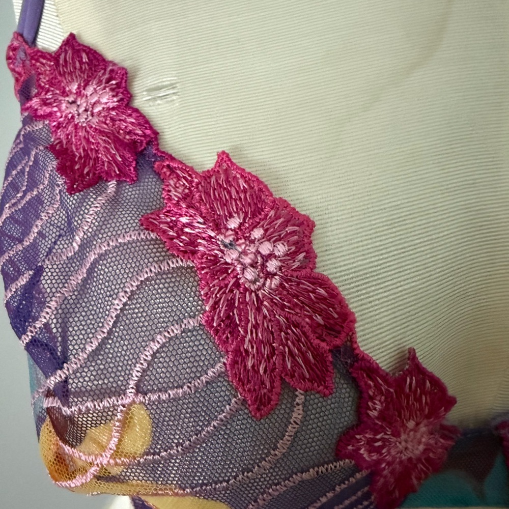 Cosabella Floral Lace Bra - Purple and Pink -size 4 - Picture 2 of 6